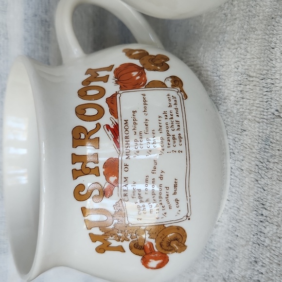 Vintage 70s/80s Ceramic Soup Mugs Set of 2 | Mushroom & Onion Soup Recipes Cups - Picture 4 of 6
